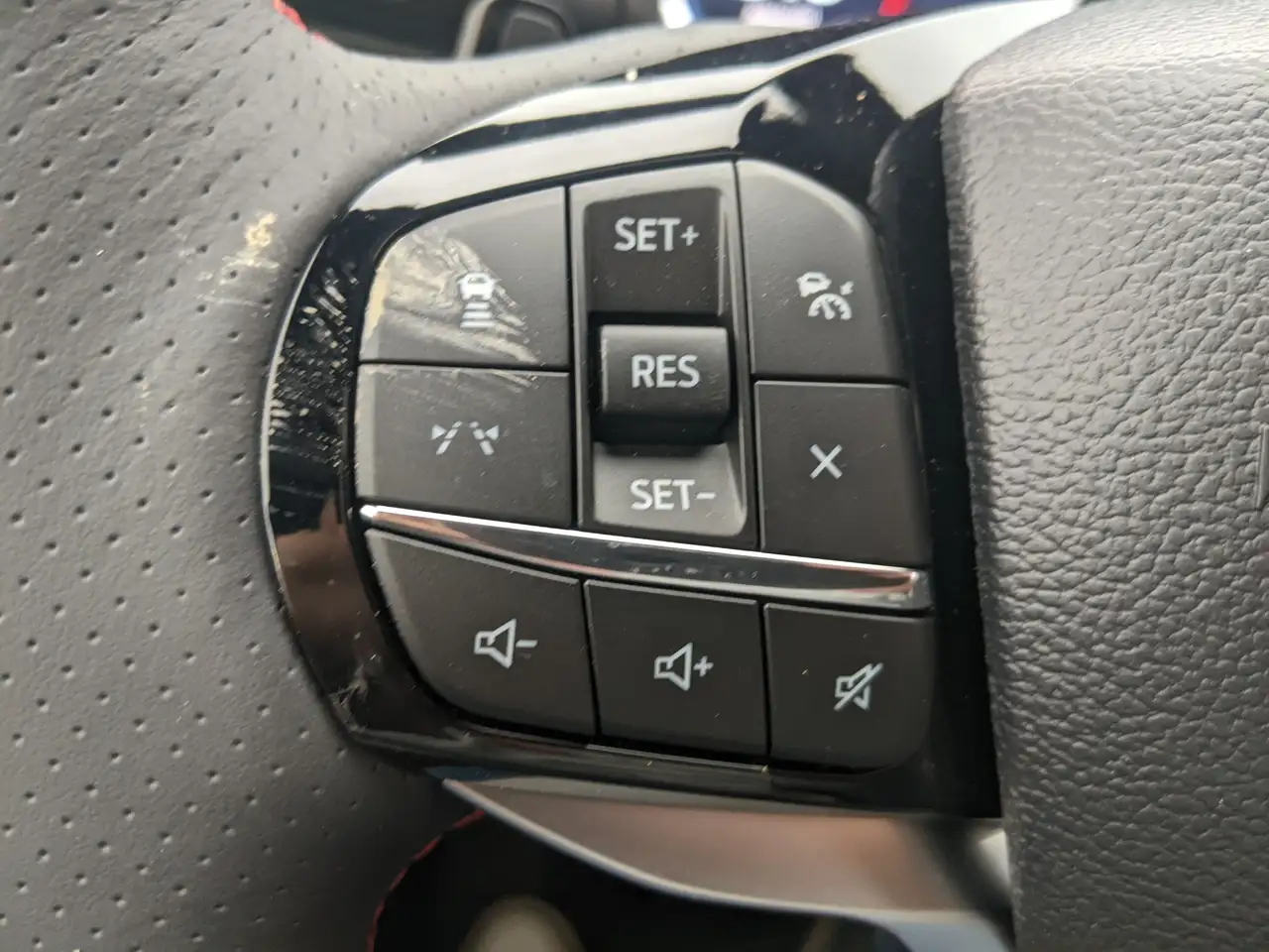 Ford Explorer снимка Ford Explorer
