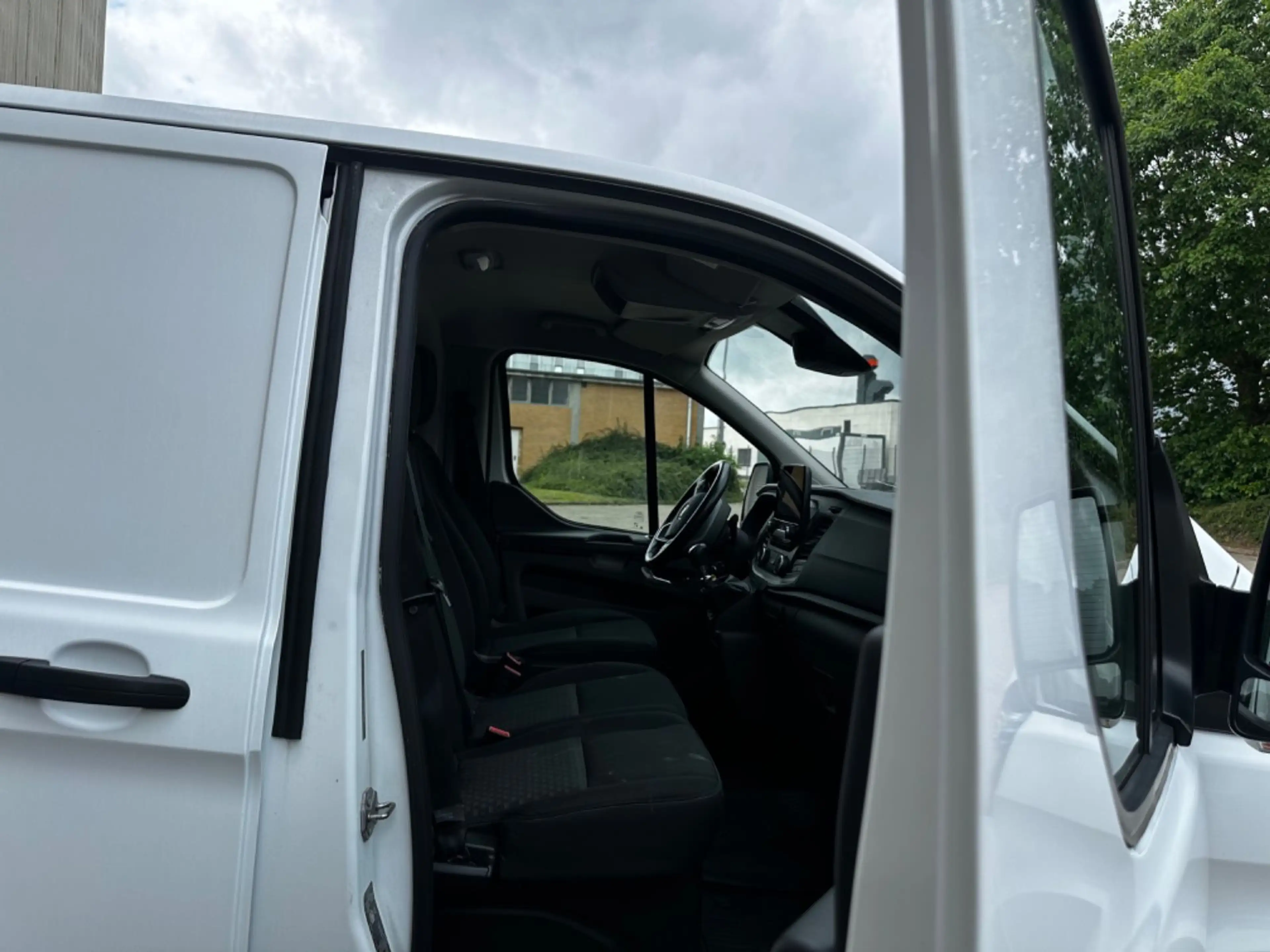 Ford Transit Custom 2.0TDCi Kasten 300 L2*Klima*PDC — photo 12