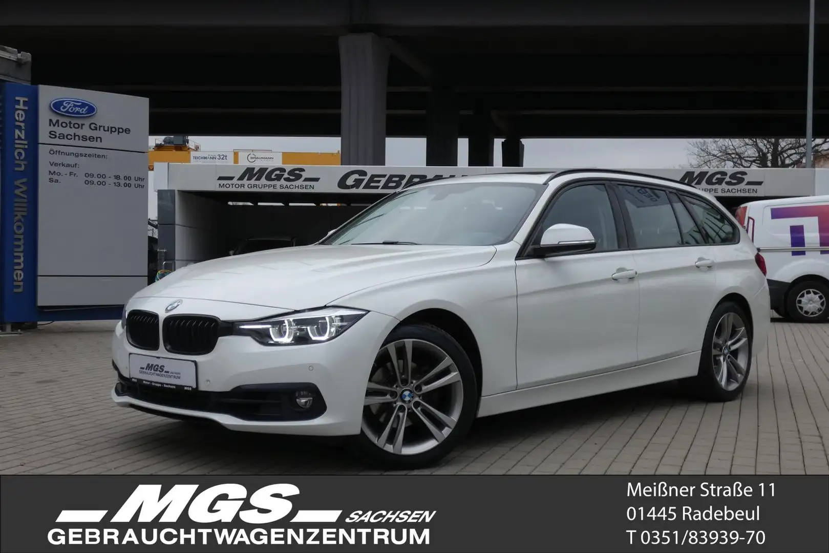 BMW 320 i Touring 'Sport Line Shadow' #AHK #PANO #NAVIPRO Blanc - 1