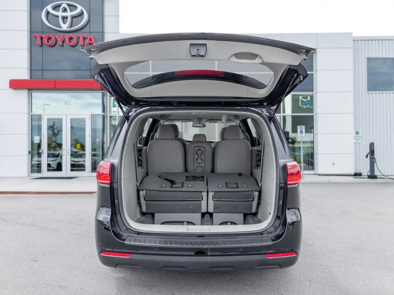 Kia Sedona photo Kia Sedona