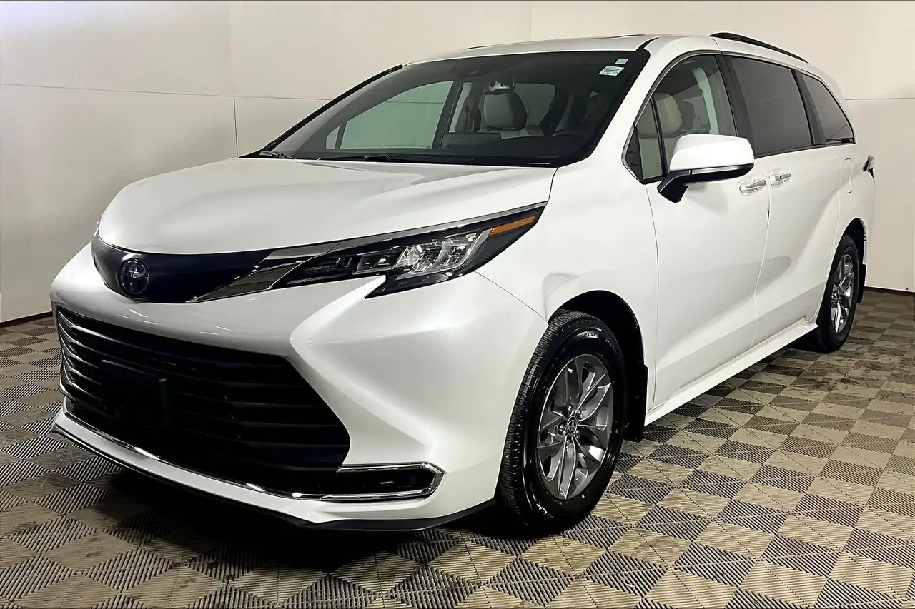 2023 Toyota Sienna