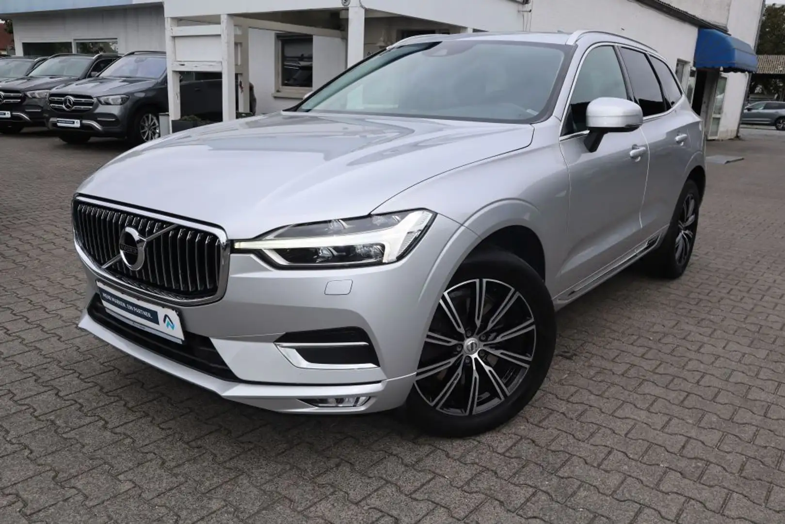 Volvo XC60 D5 AWD Geartronic Inscription|AHK|NAVI|Pilot| - 1
