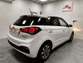 Hyundai i20 1.2 MPI 6undefined (85 CV) Essence LE Alb - thumbnail 4