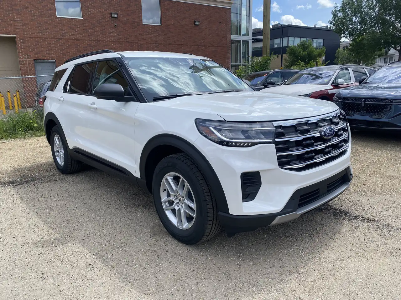 Ford Explorer photo Ford Explorer