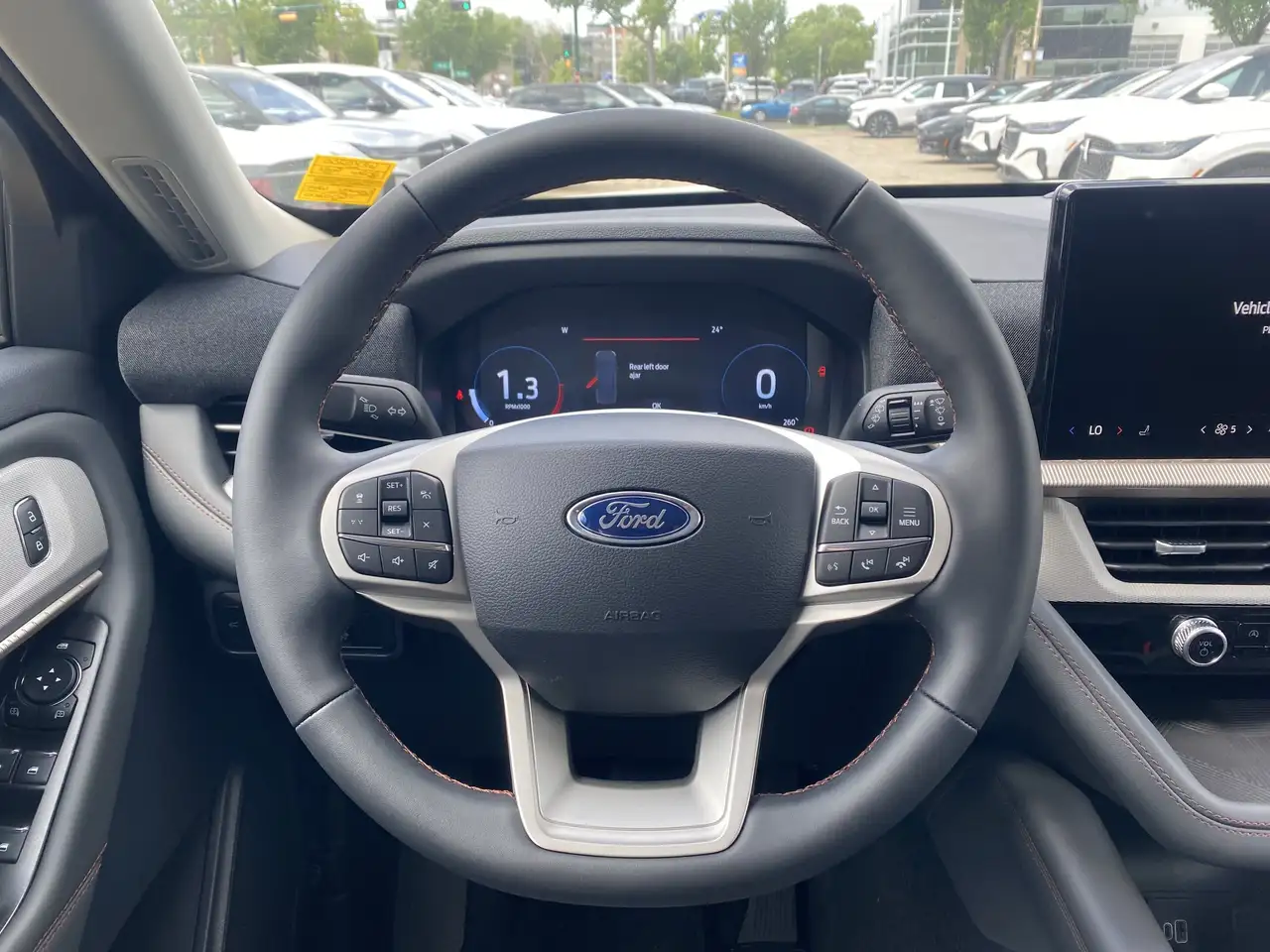 Ford Explorer photo Ford Explorer