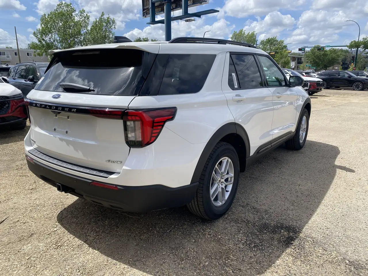 Ford Explorer photo Ford Explorer