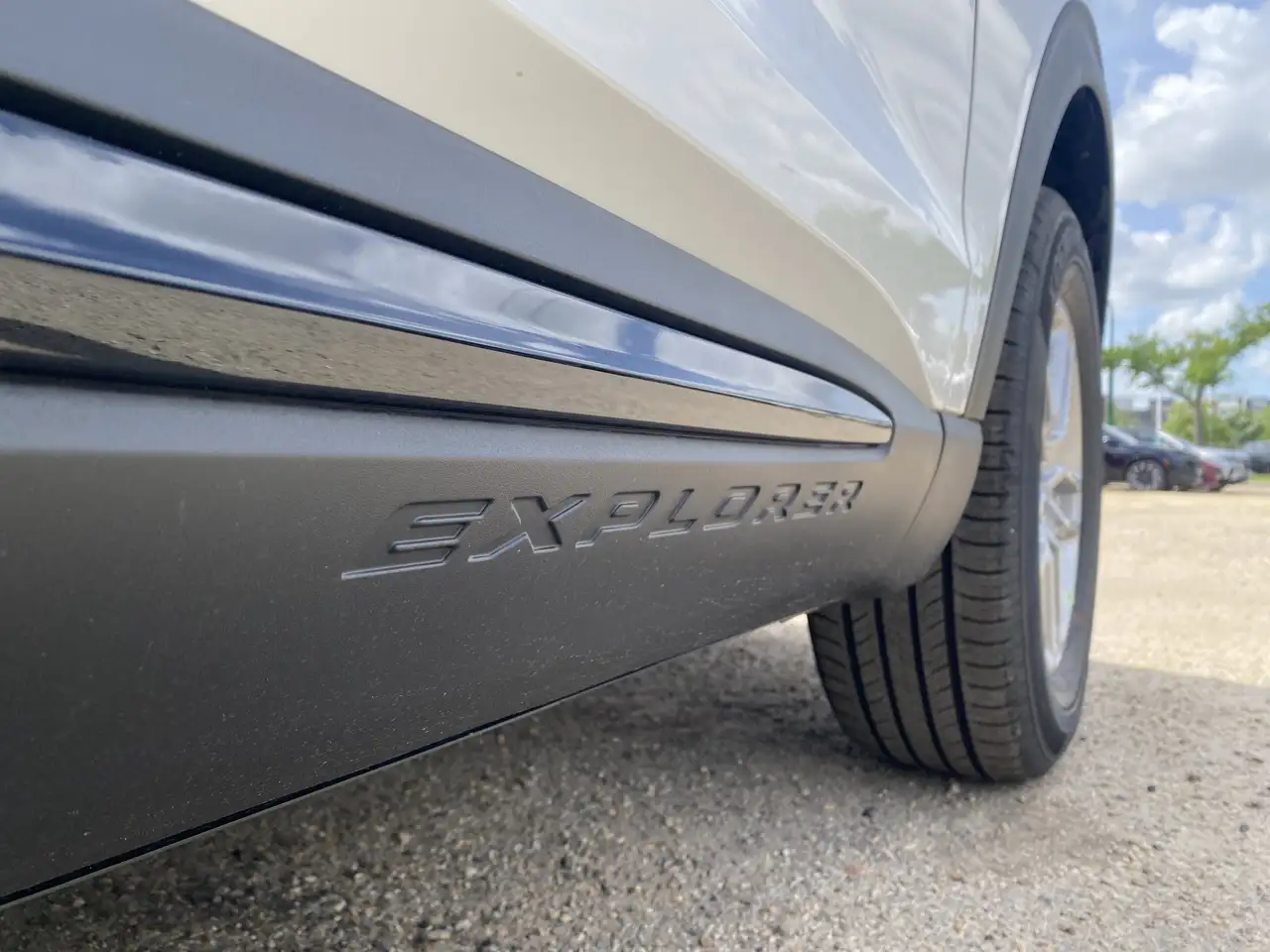 Ford Explorer photo Ford Explorer