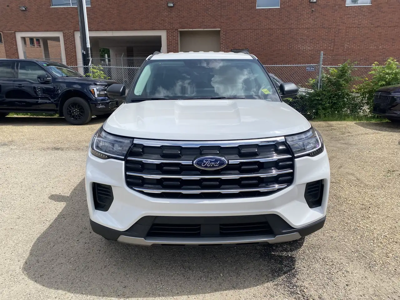 Ford Explorer photo Ford Explorer
