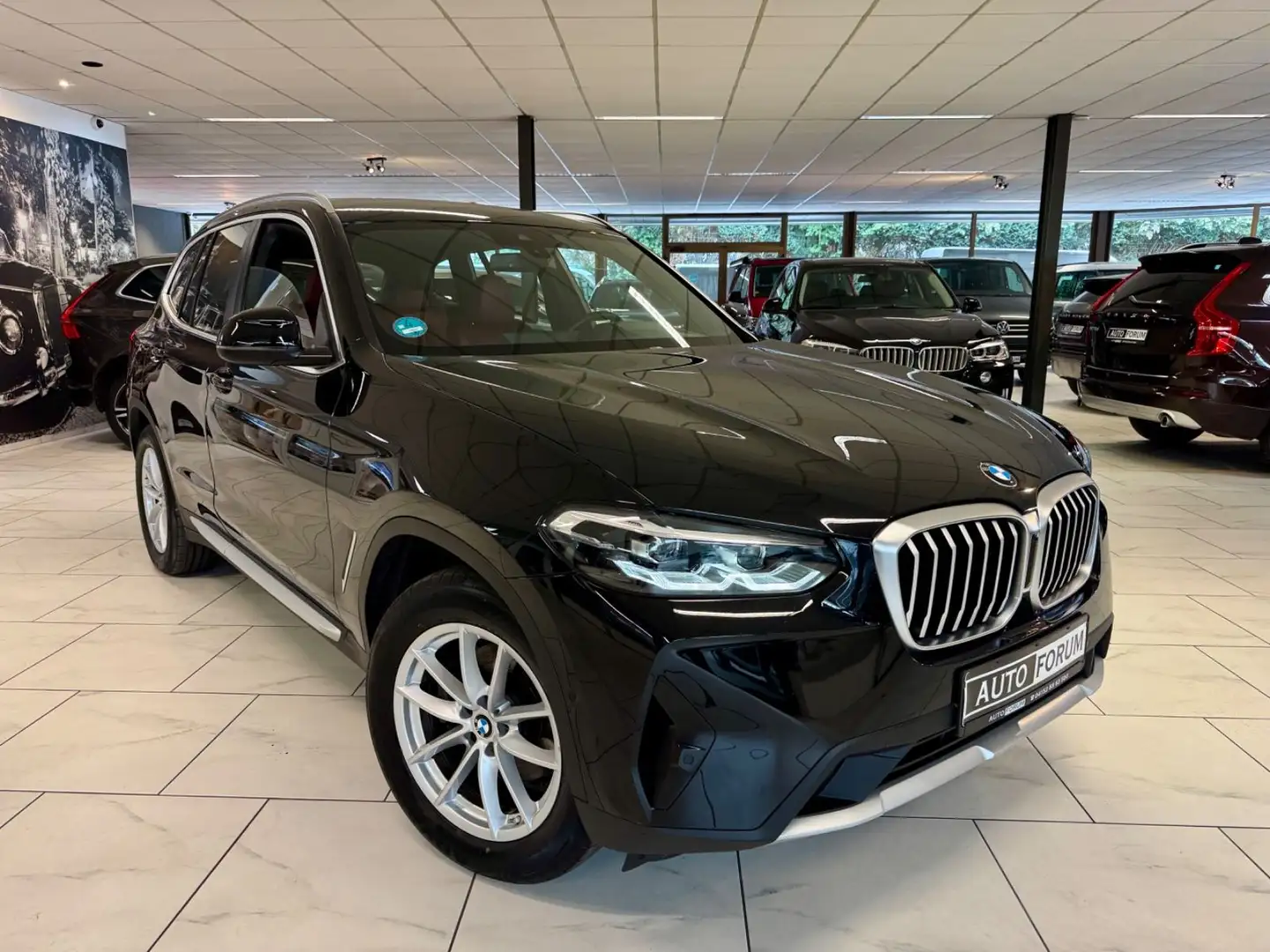 BMW X3 20i xDrive SPORT AUT NAVI AHK CAM LEDER LED Schwarz - 2