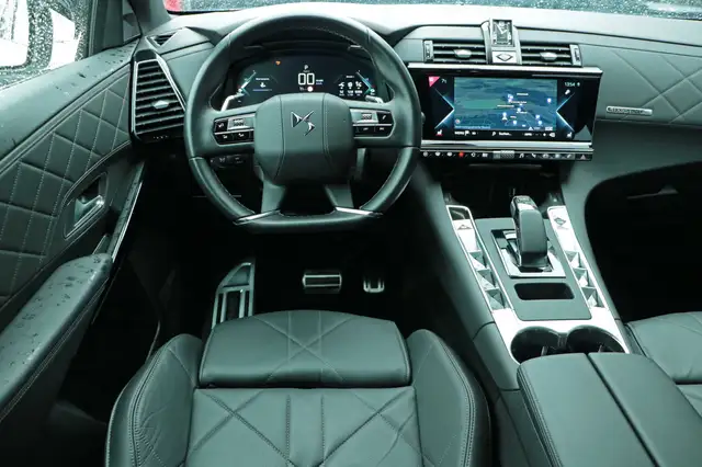 DS Automobiles DS 7 Crossback view 12