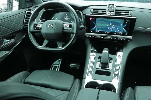 DS Automobiles DS 7 Crossback view 13