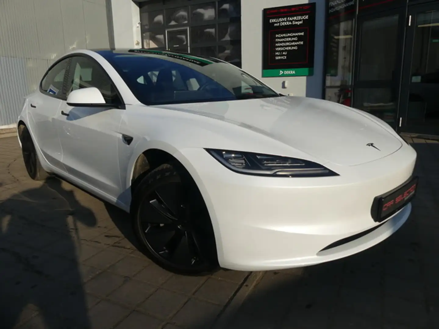 Tesla Model 3 RWD neues Modell PANO/ACC/18"PHOTON/KAM Blanc - 1