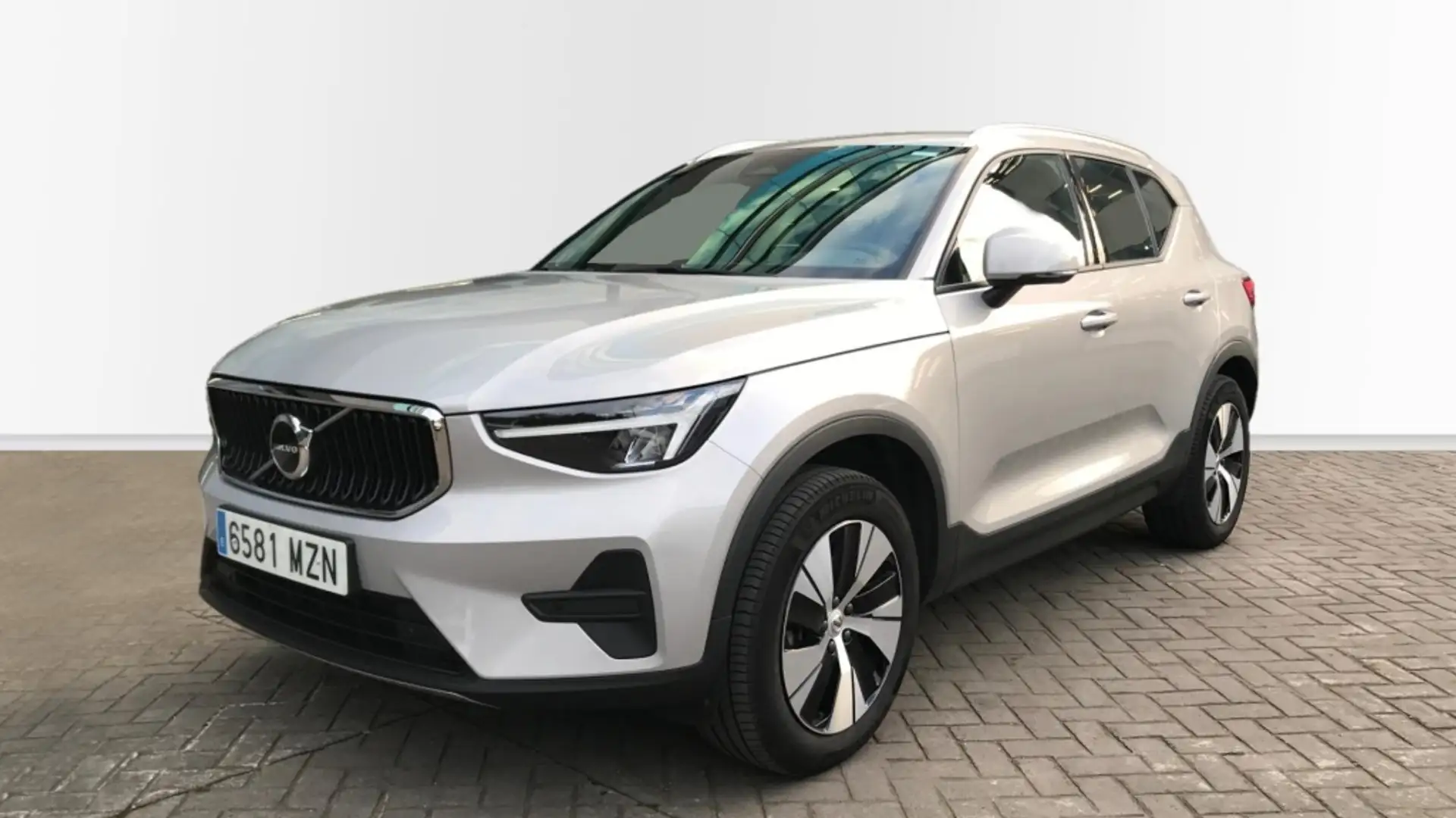 Volvo XC40 2.0 B3 CORE AUTO 5P - 1