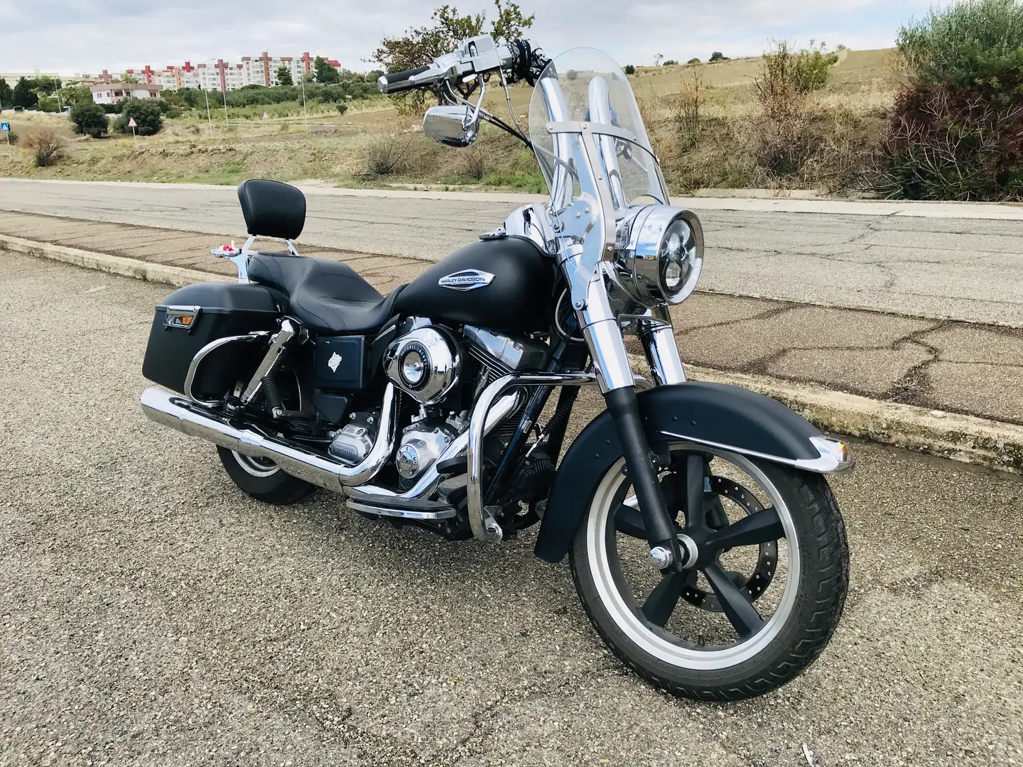 Harley-Davidson Dyna Switchback Negro - 1