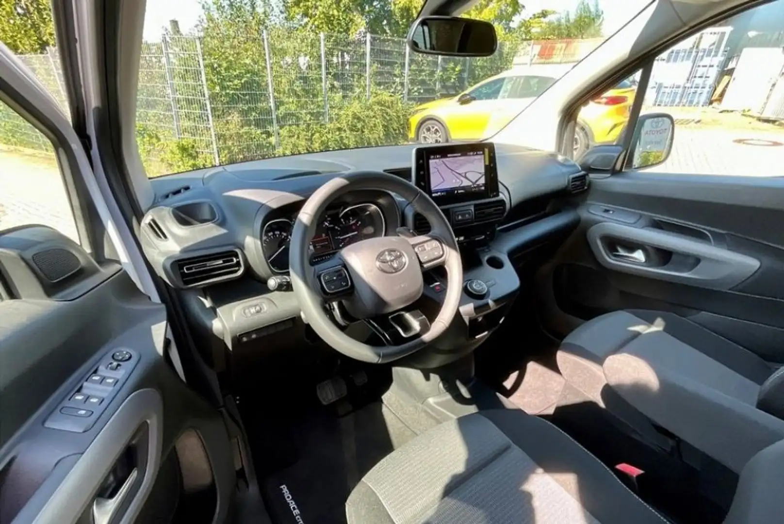 Toyota Proace City Verso 1.5D 130 CV S&S Long A/T Biały - 2