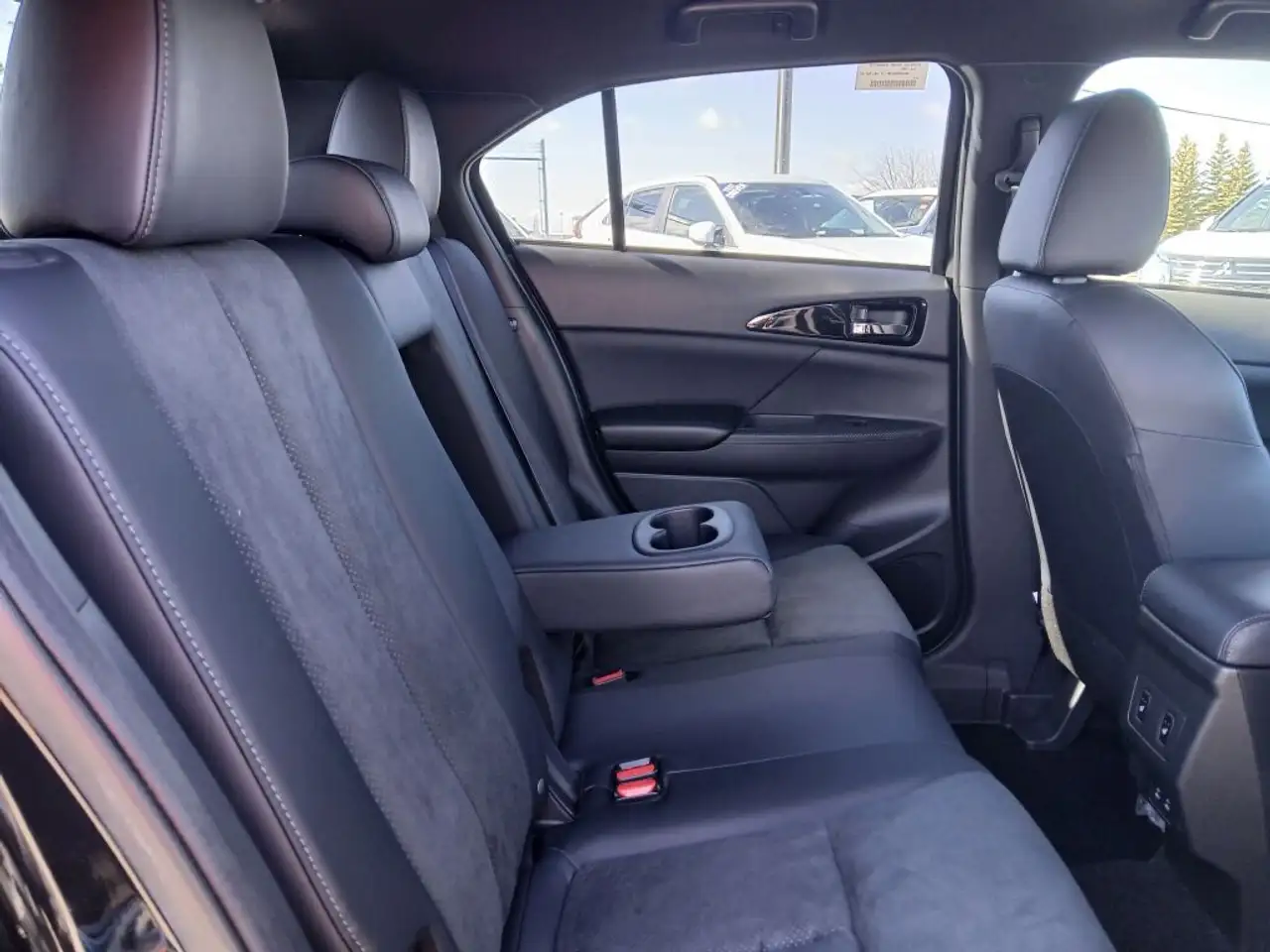 Mitsubishi Eclipse Cross снимка Mitsubishi Eclipse Cross