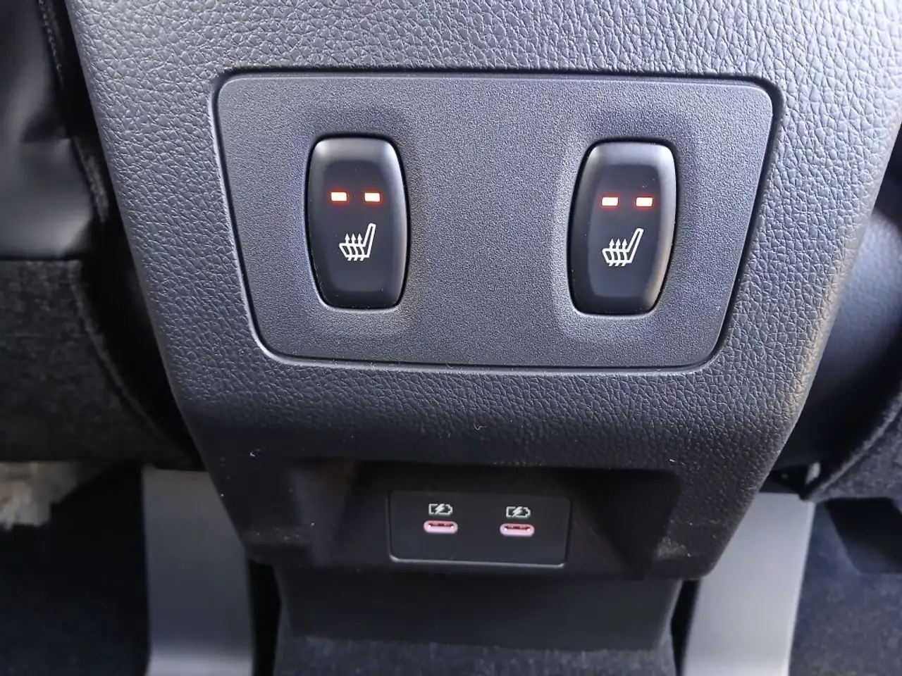 Mitsubishi Eclipse Cross снимка Mitsubishi Eclipse Cross