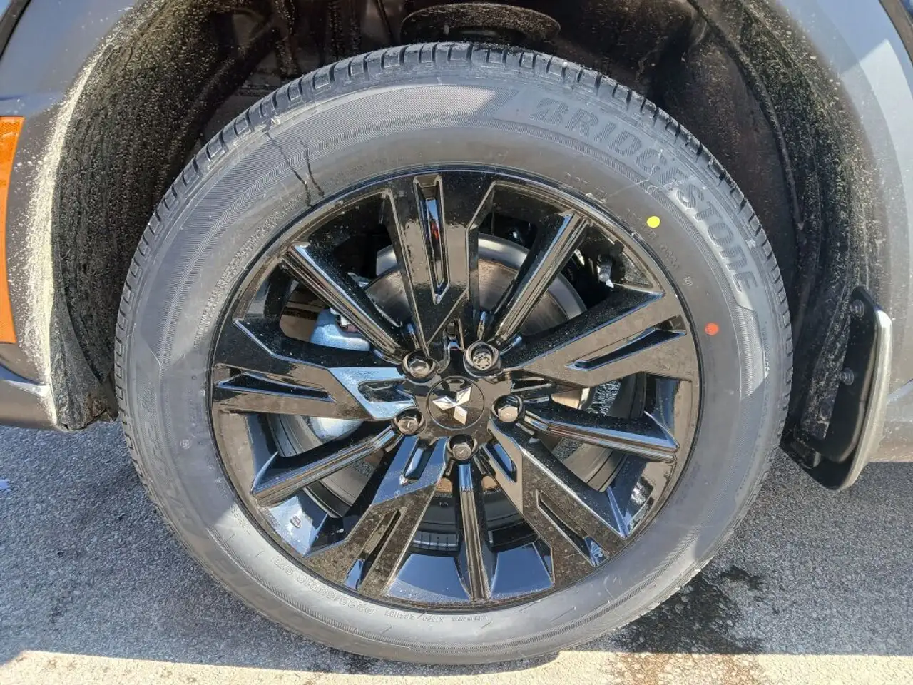 Mitsubishi Eclipse Cross снимка Mitsubishi Eclipse Cross