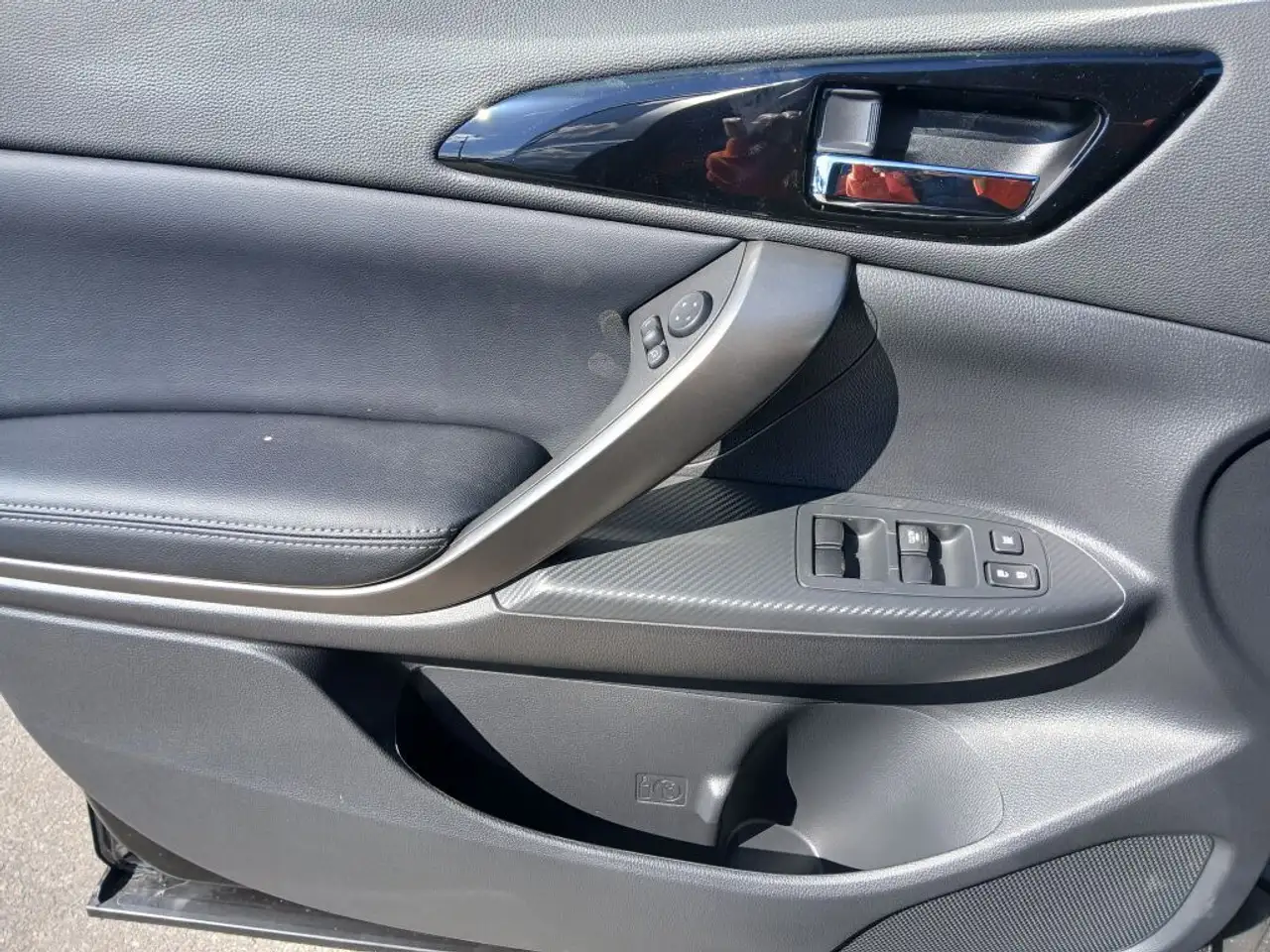 Mitsubishi Eclipse Cross снимка Mitsubishi Eclipse Cross