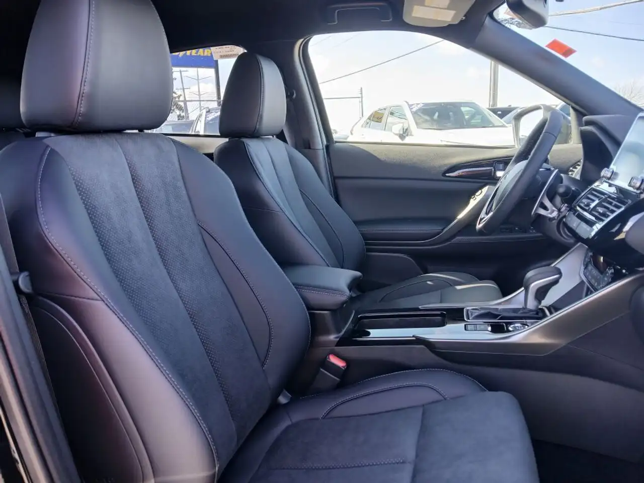 Mitsubishi Eclipse Cross снимка Mitsubishi Eclipse Cross