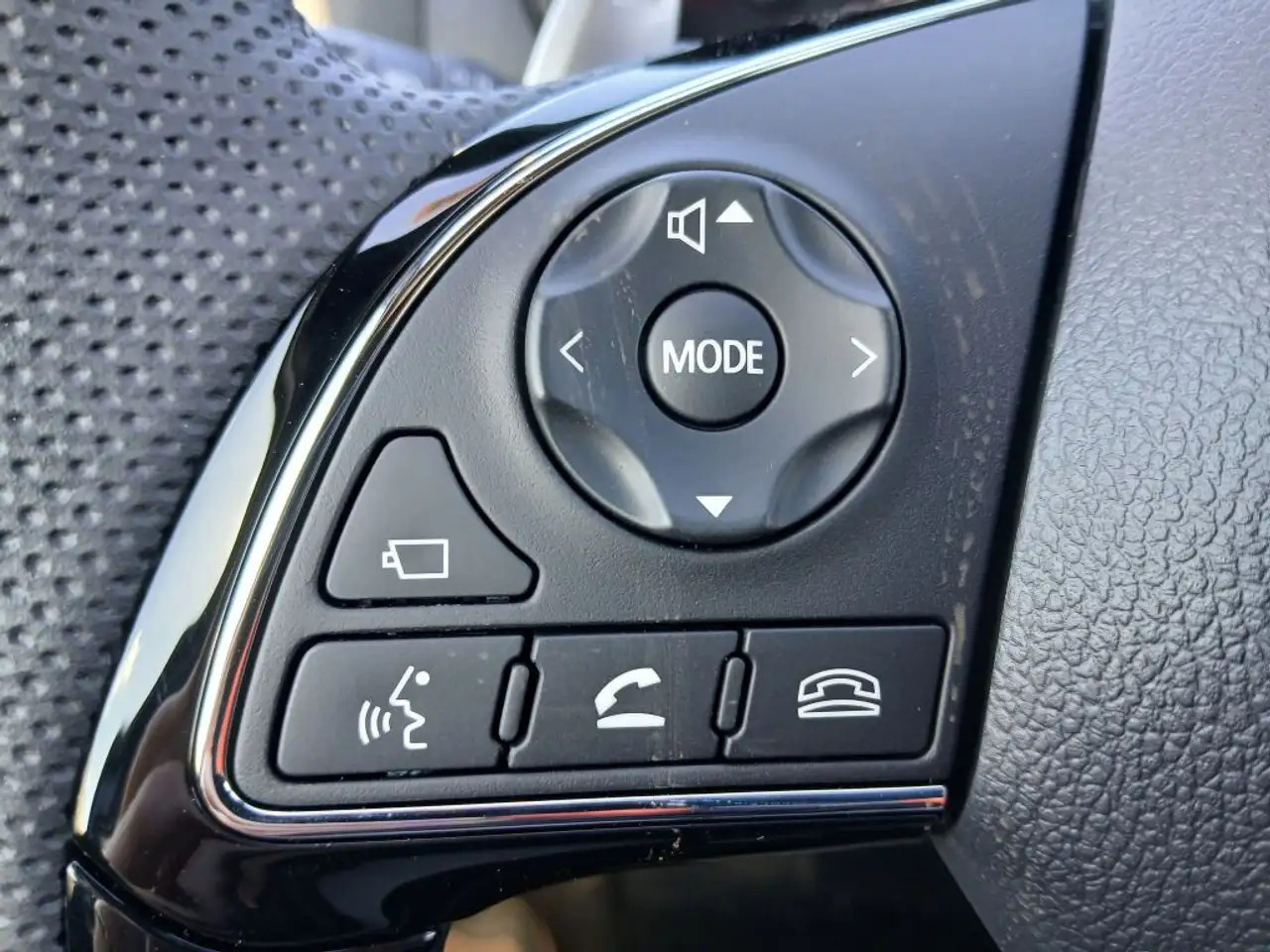 Mitsubishi Eclipse Cross снимка Mitsubishi Eclipse Cross