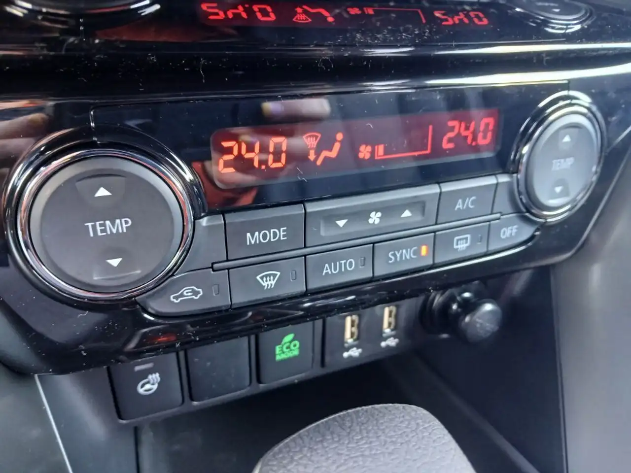 Mitsubishi Eclipse Cross снимка Mitsubishi Eclipse Cross
