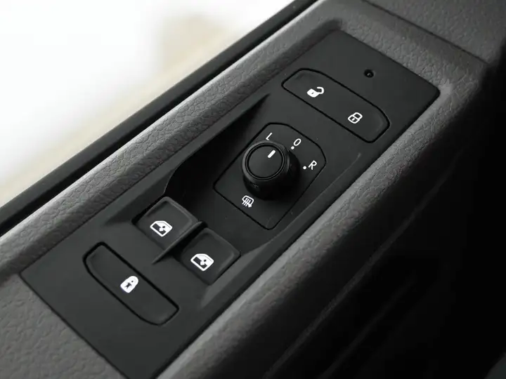 Volkswagen Caravelle 2021, foto 14