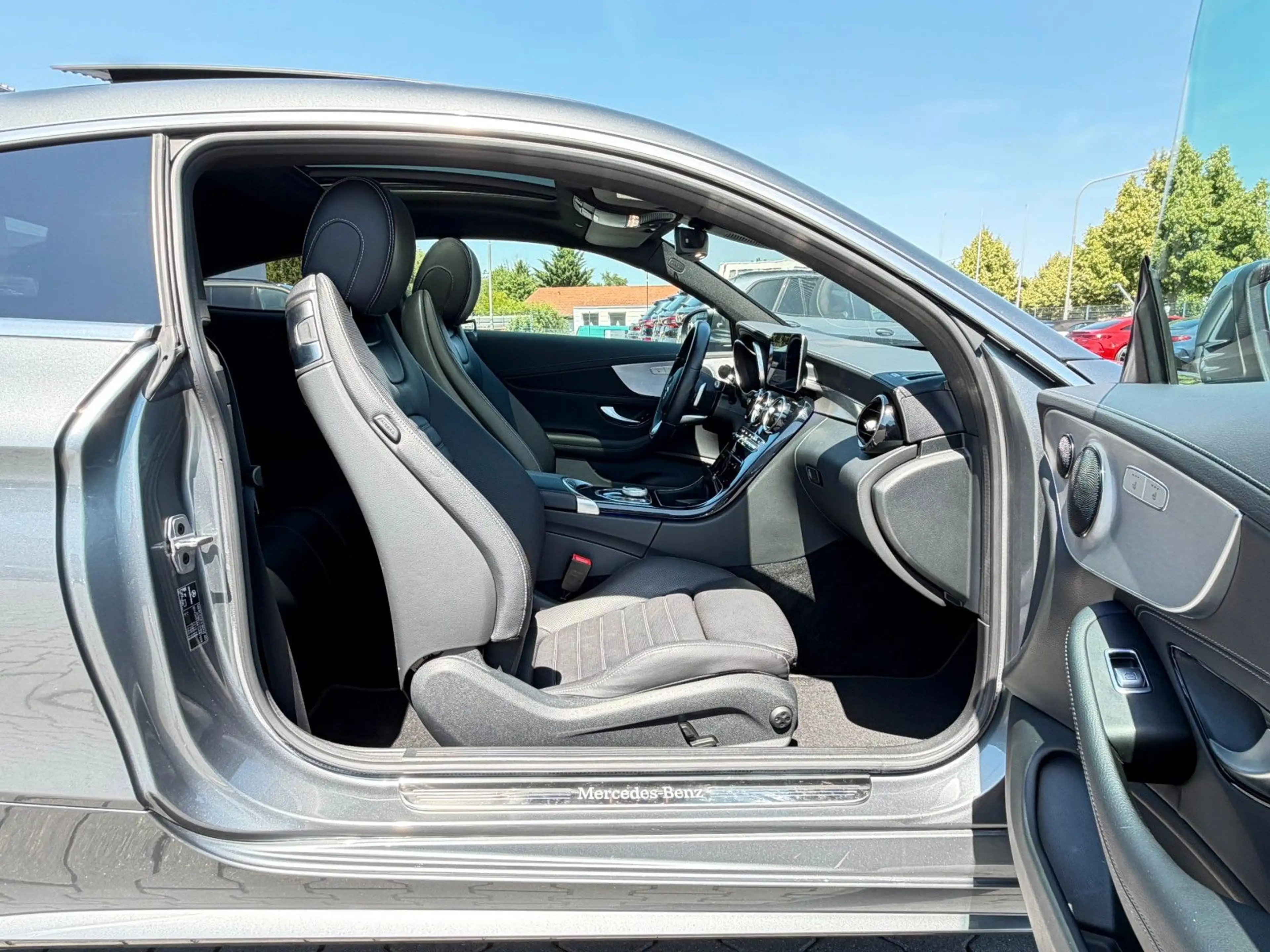 Mercedes-Benz C 400 C400*COUPE*4Matic*AMG*360*KAMERA*DISTRONIC* — photo 12