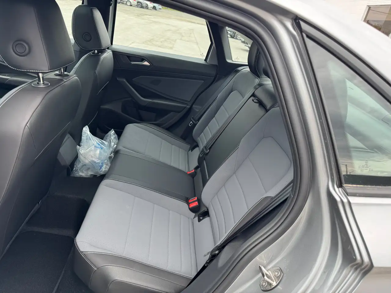 Volkswagen Jetta снимка Volkswagen Jetta