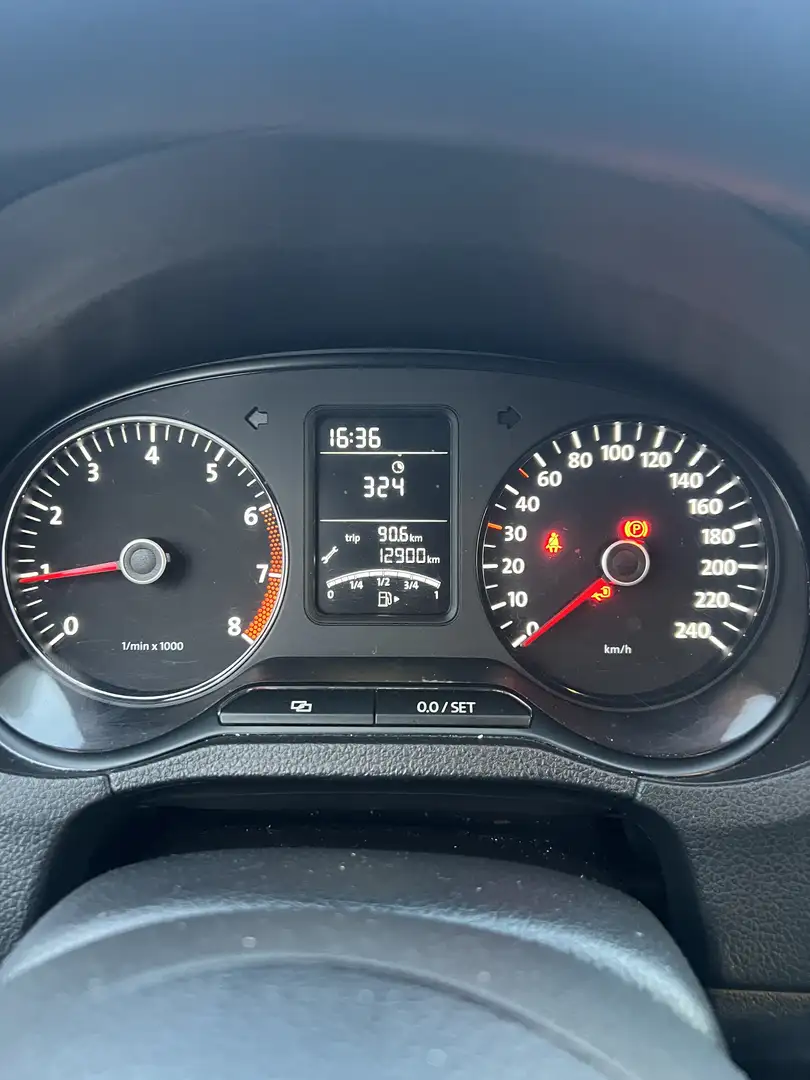 Volkswagen Polo (C) - 1