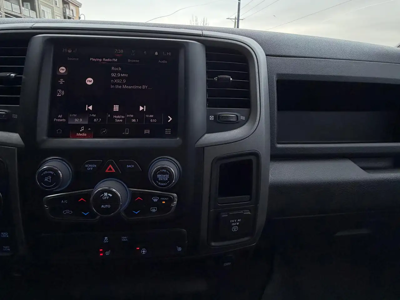 RAM 1500 снимка RAM 1500