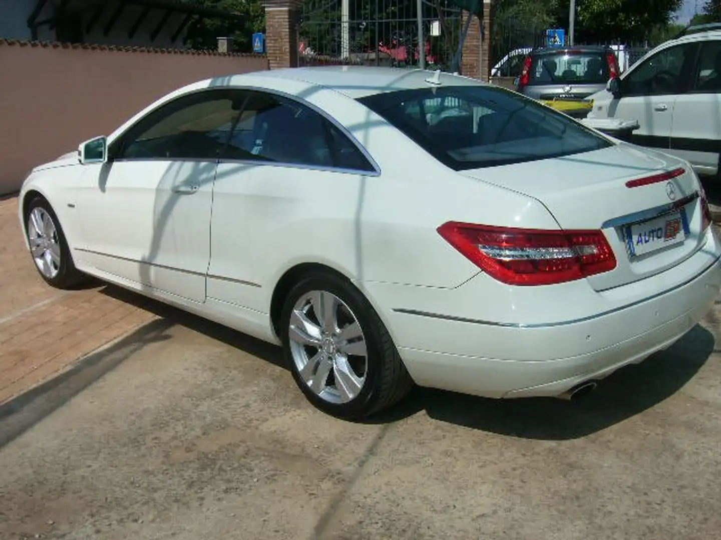 Mercedes-Benz E 220 elegance Alb - 2
