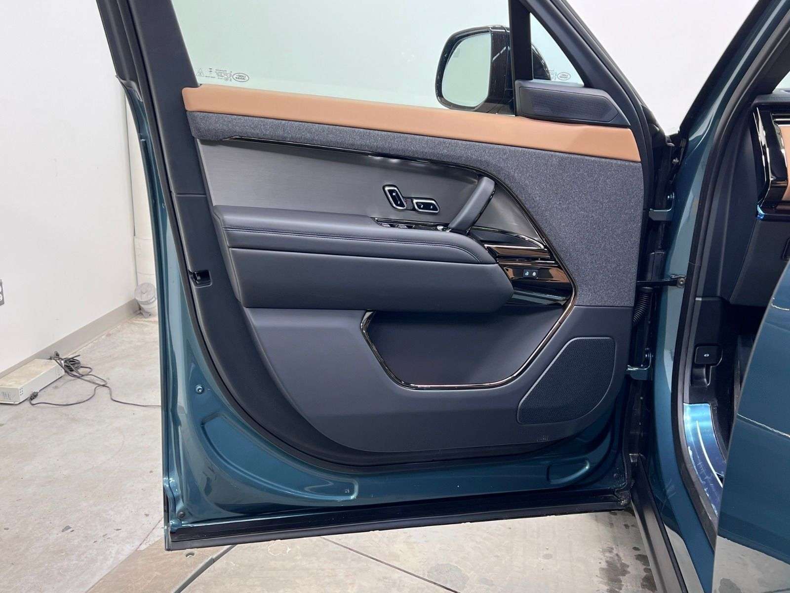 2026 Land Rover Range Rover Sport P400 DYNAMIC HSE thumb 27