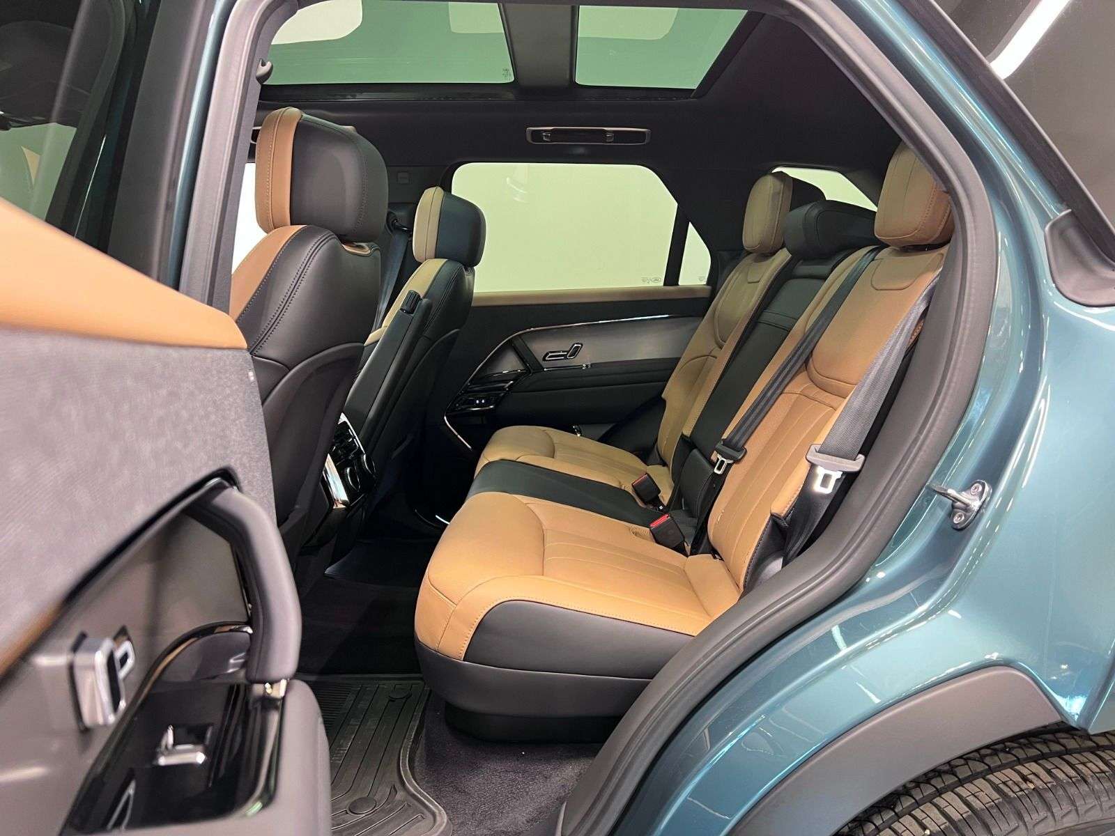 2026 Land Rover Range Rover Sport P400 DYNAMIC HSE thumb 23