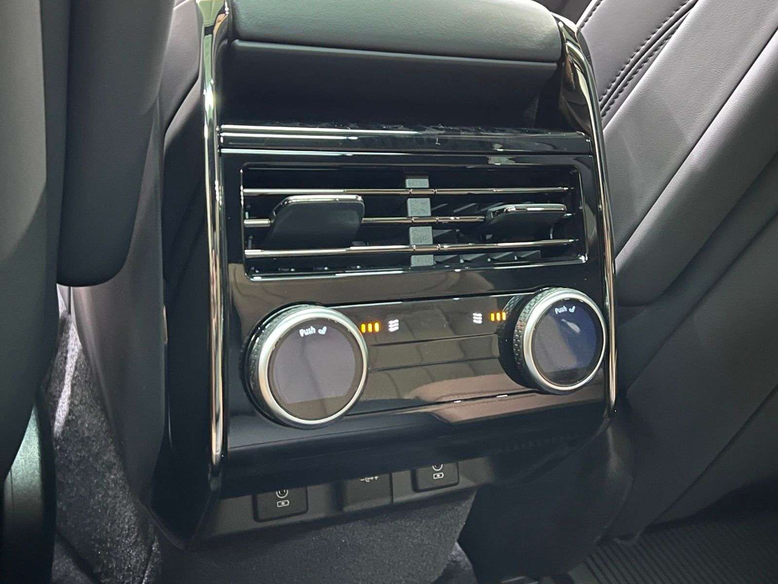 2026 Land Rover Range Rover Sport P400 DYNAMIC HSE thumb 24