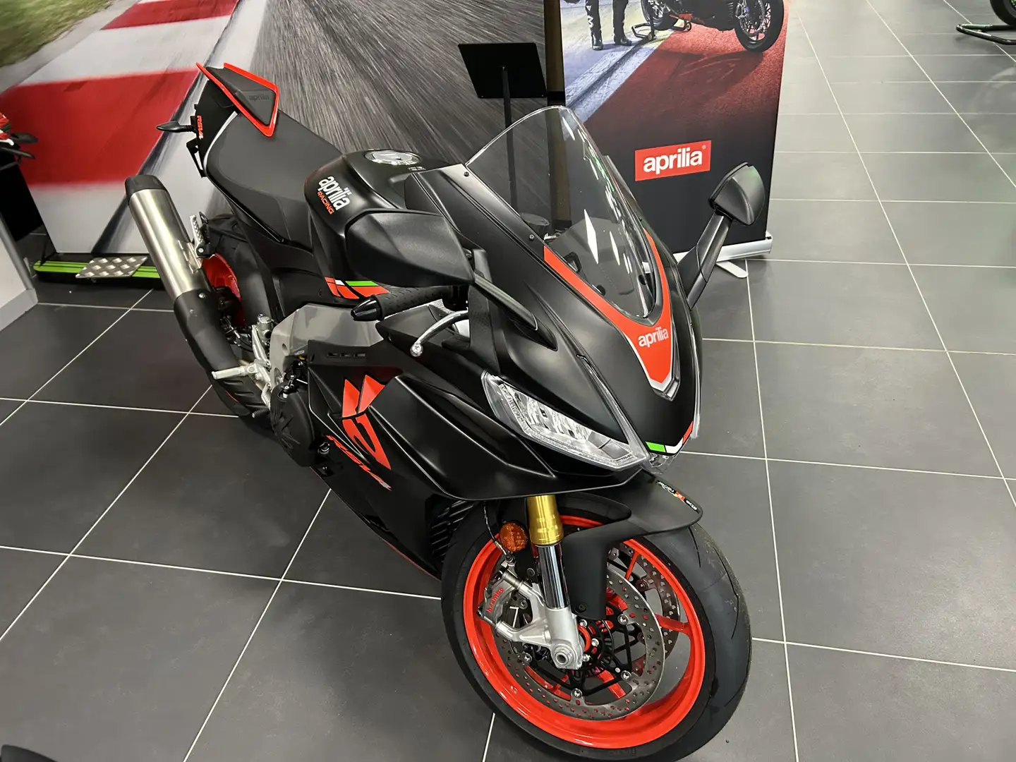 Aprilia RSV4 Negru - 2