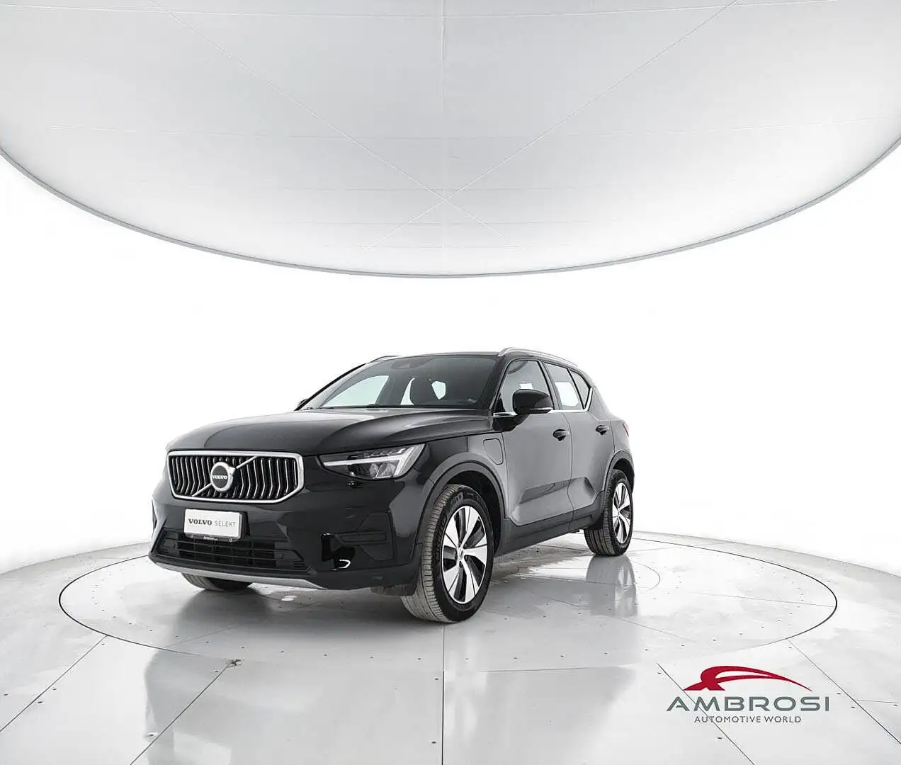 Volvo XC40 T4 Recharge Plug-in Hybrid automatico Plus Bright Nero - 1