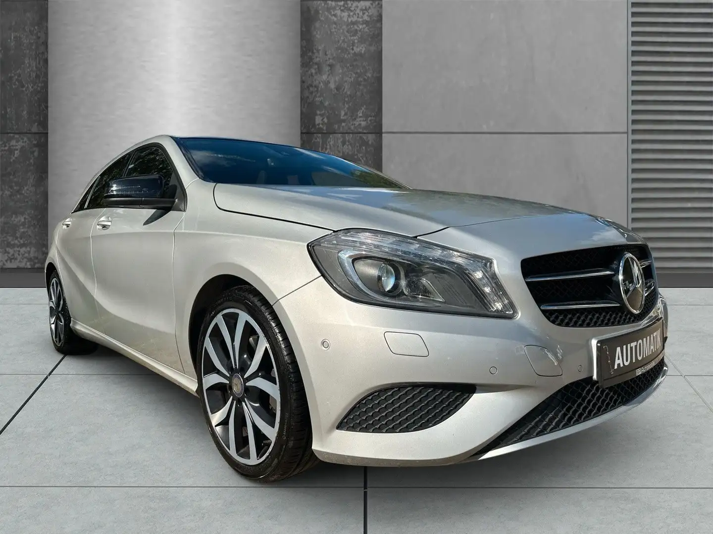 Mercedes-Benz A 220 A -Klasse A 220 CDI *PANO XENON KAMERA* Argent - 2
