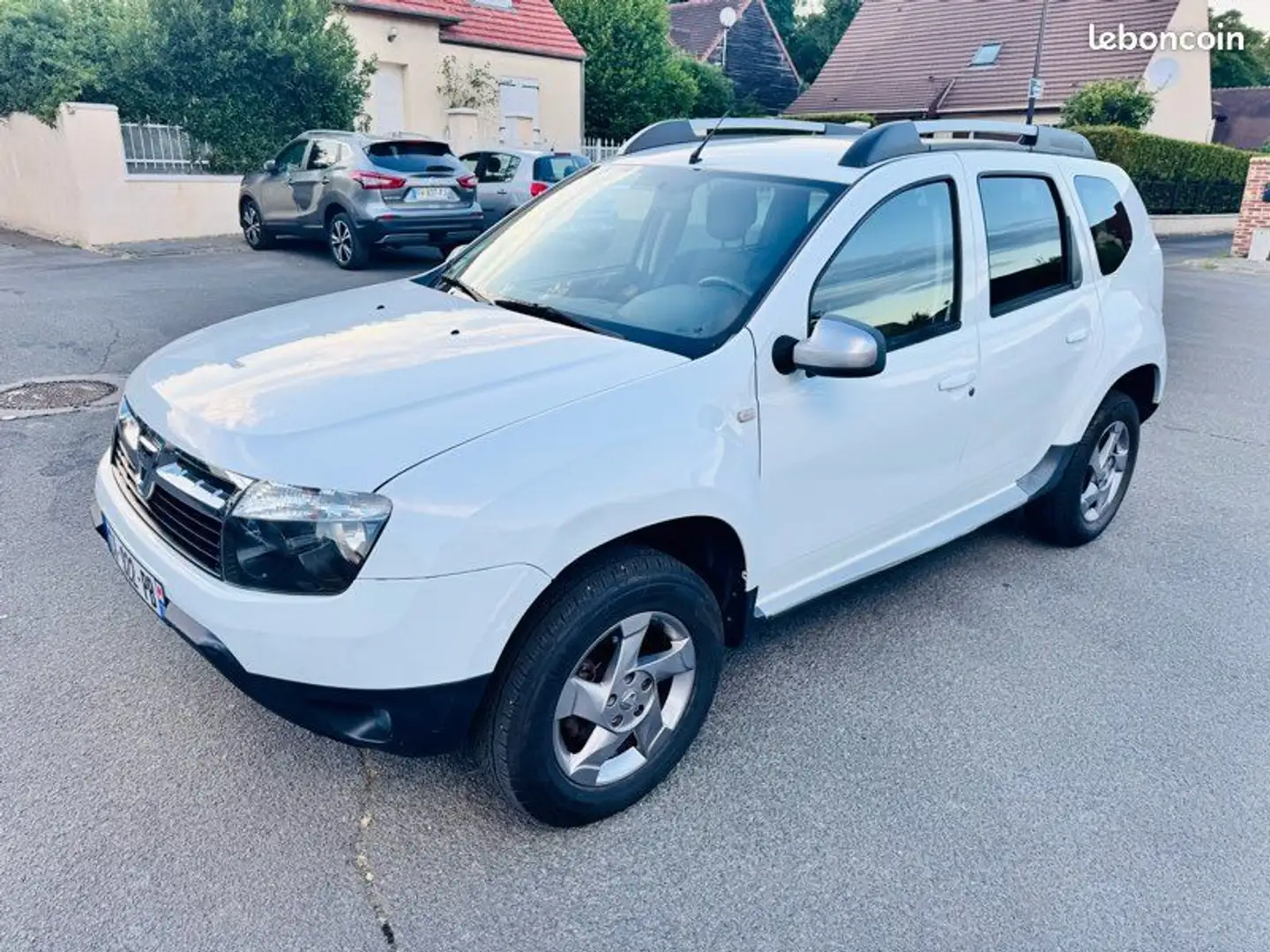 Dacia Duster 1.5 DCI 110 CH LAUREATE 4x2 Blanc - 1
