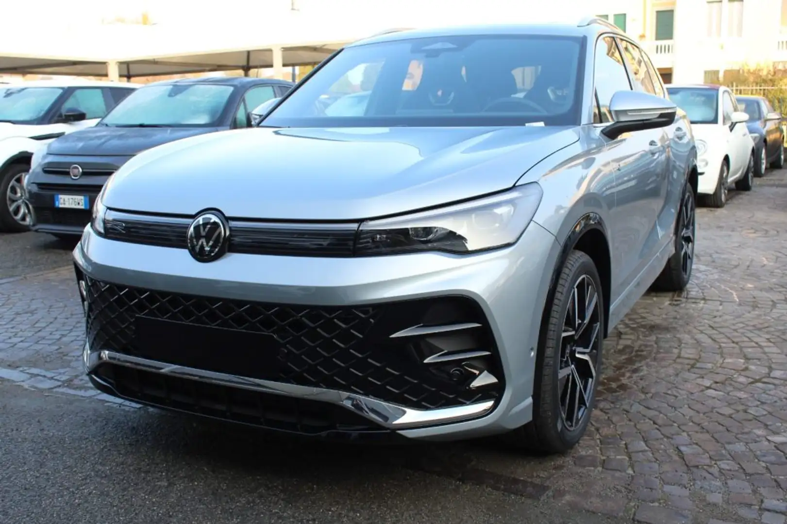 Volkswagen Tiguan 2.0 TDI 150CV DSG R-Line Plus Argento - 1