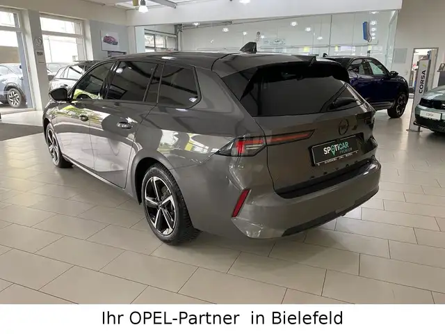 Opel Astra view 6
