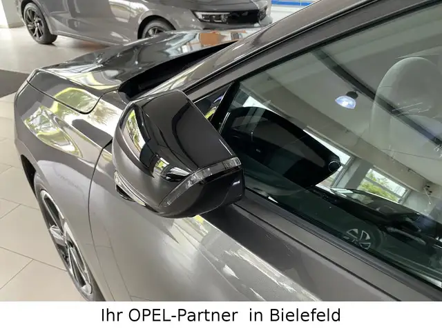 Opel Astra view 7