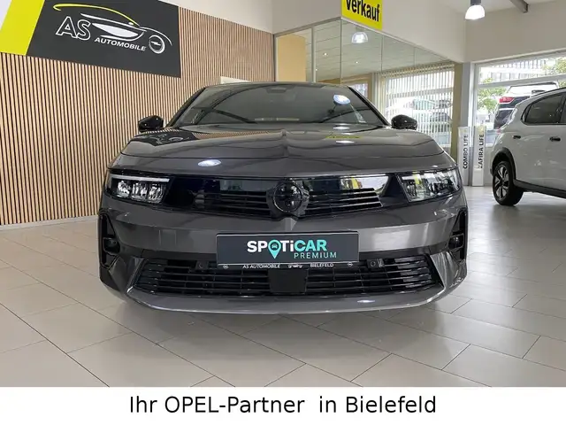 Opel Astra view 2