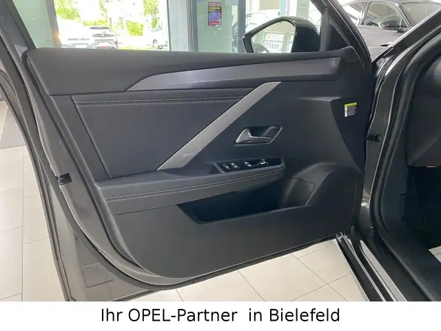 Opel Astra view 9