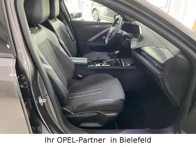 Opel Astra view 12
