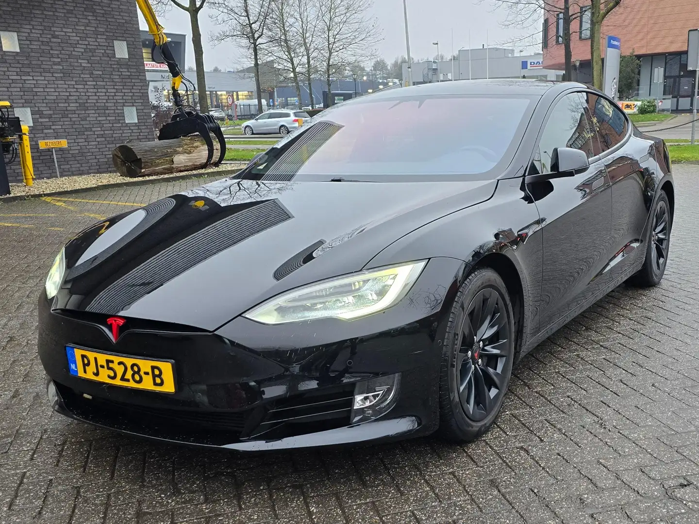 Tesla Model S Model S 75D Base Чорний - 2
