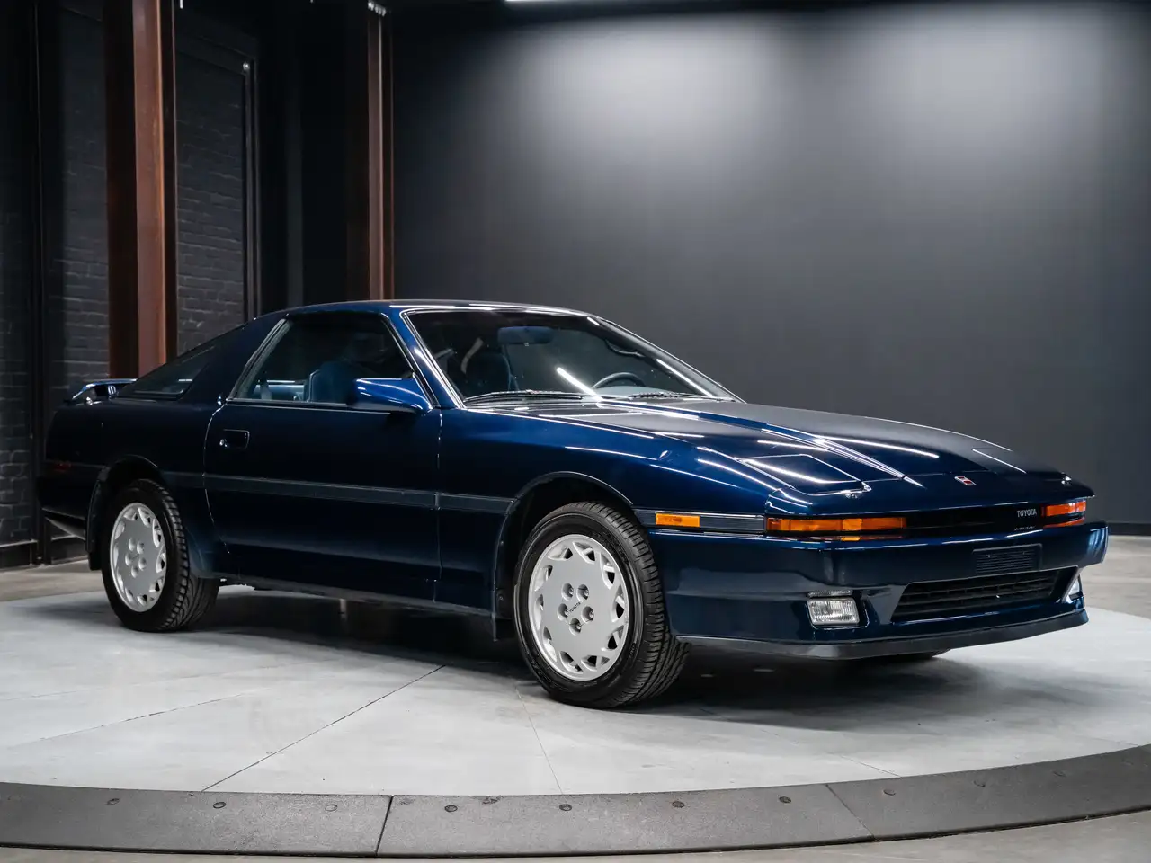 Toyota Supra снимка Toyota Supra