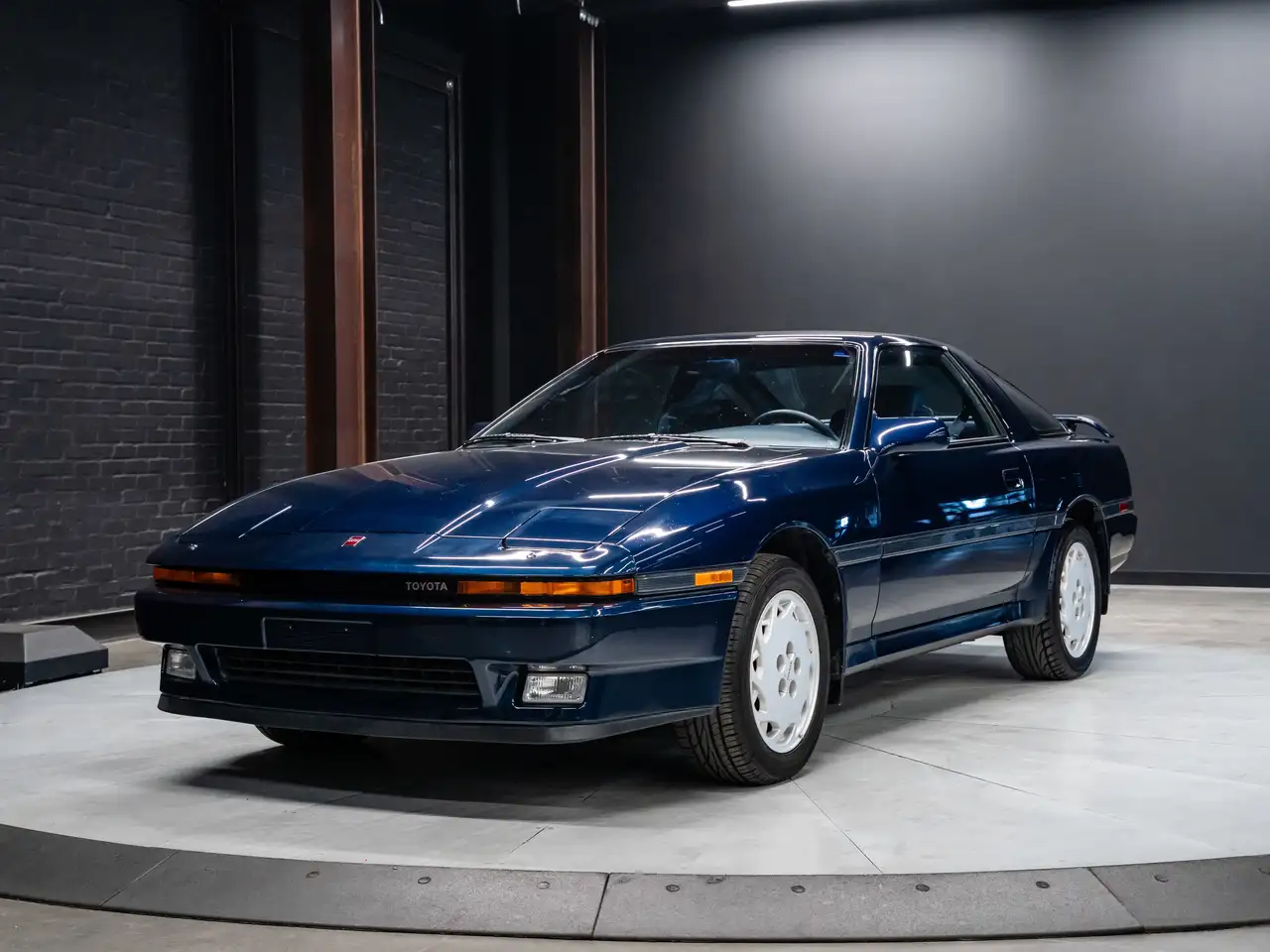 Toyota Supra снимка Toyota Supra