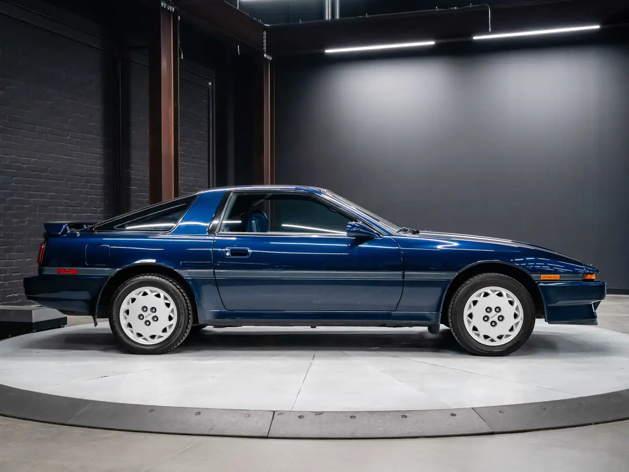 Toyota Supra снимка Toyota Supra