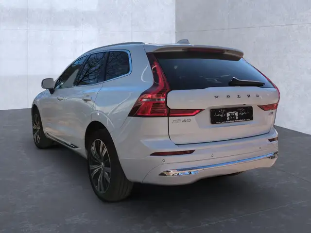 Volvo XC60 view 5